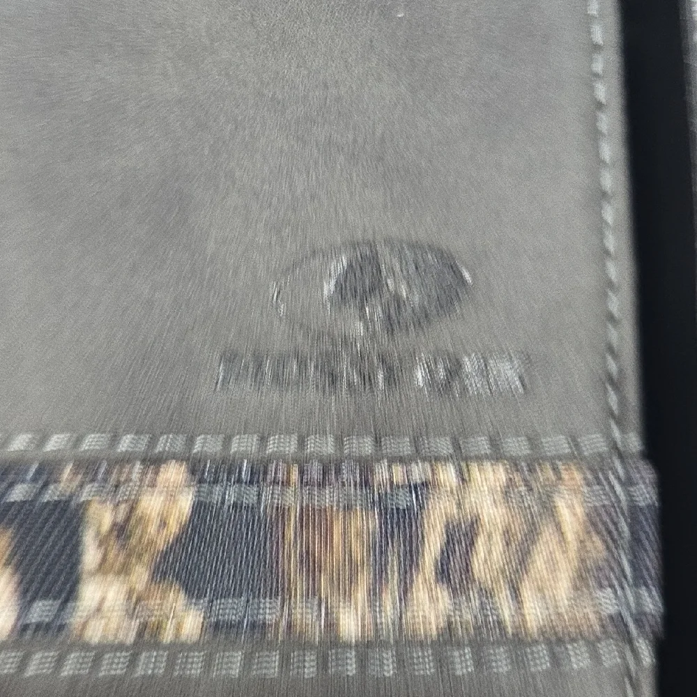 Mossy Oak Gray Bi‑Fold Wallet – Camo Stripe